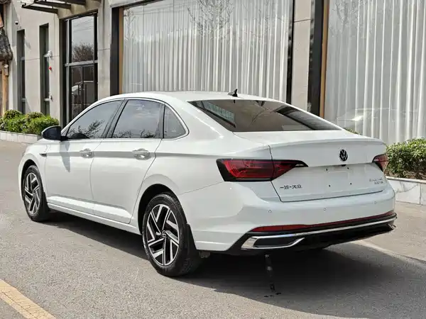 Volkswagen Sagitar 2024
