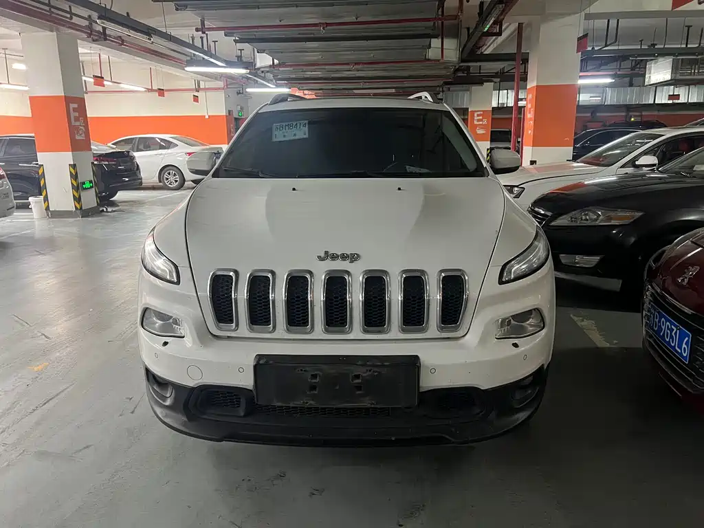 Jeep Cherokee 2015 — фото 2