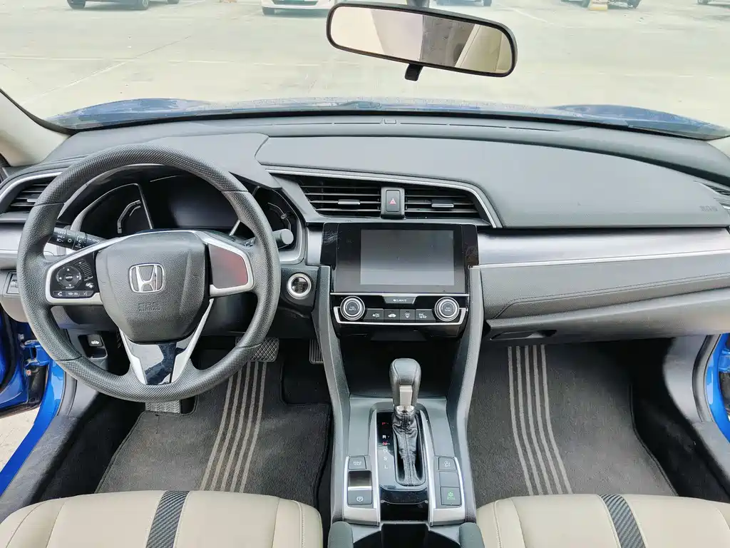 Honda Civic 2018 — фото 14
