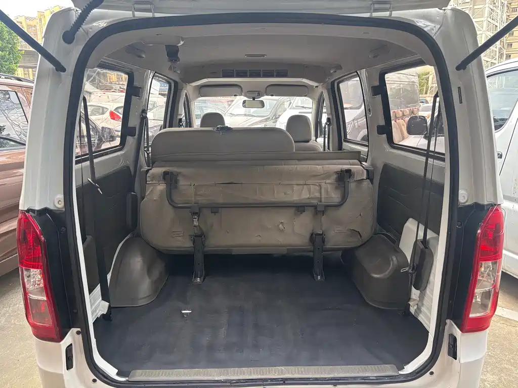 Wuling Rongguang V 2016