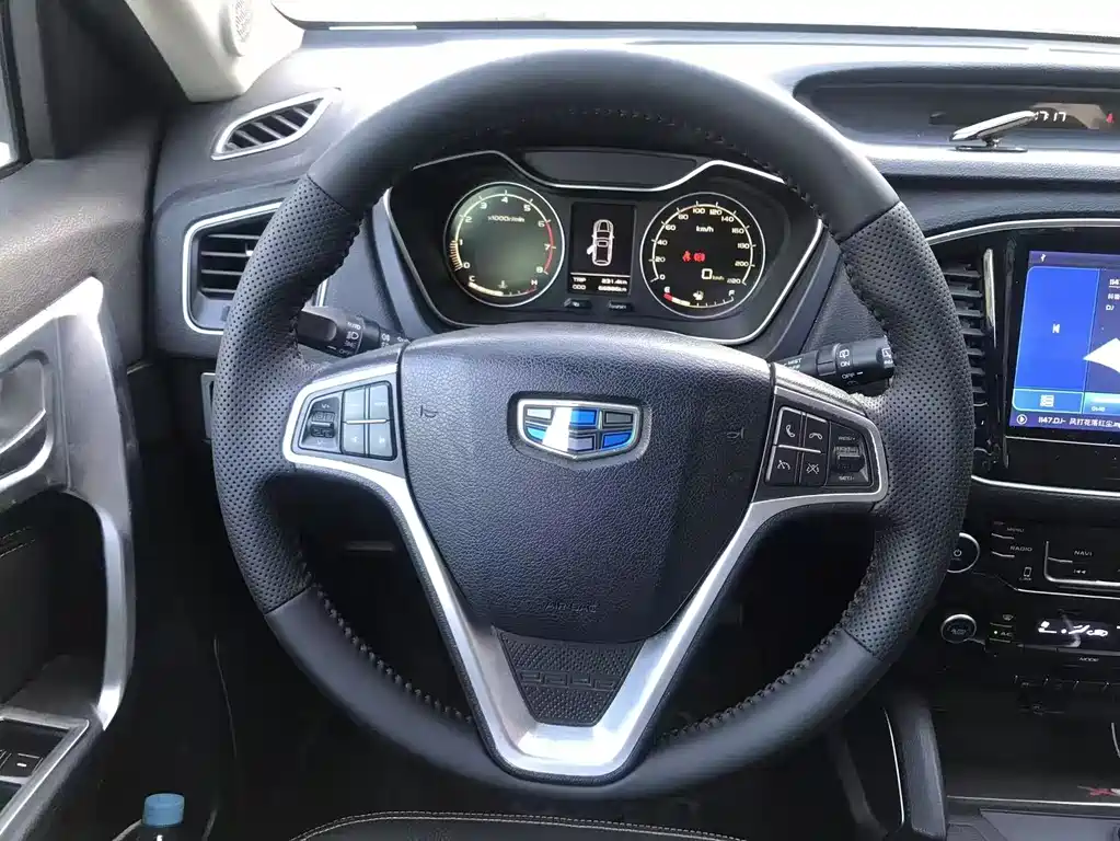 Geely Vision X6 2016 — фото 10