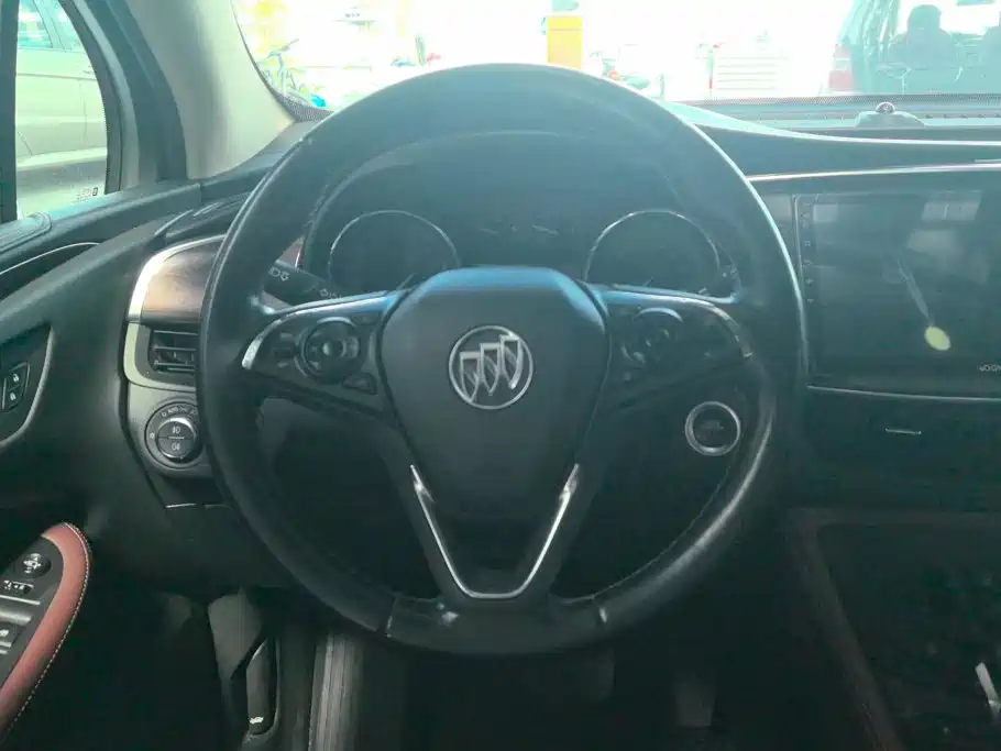 Buick Envision Plus 2017 — фото 15