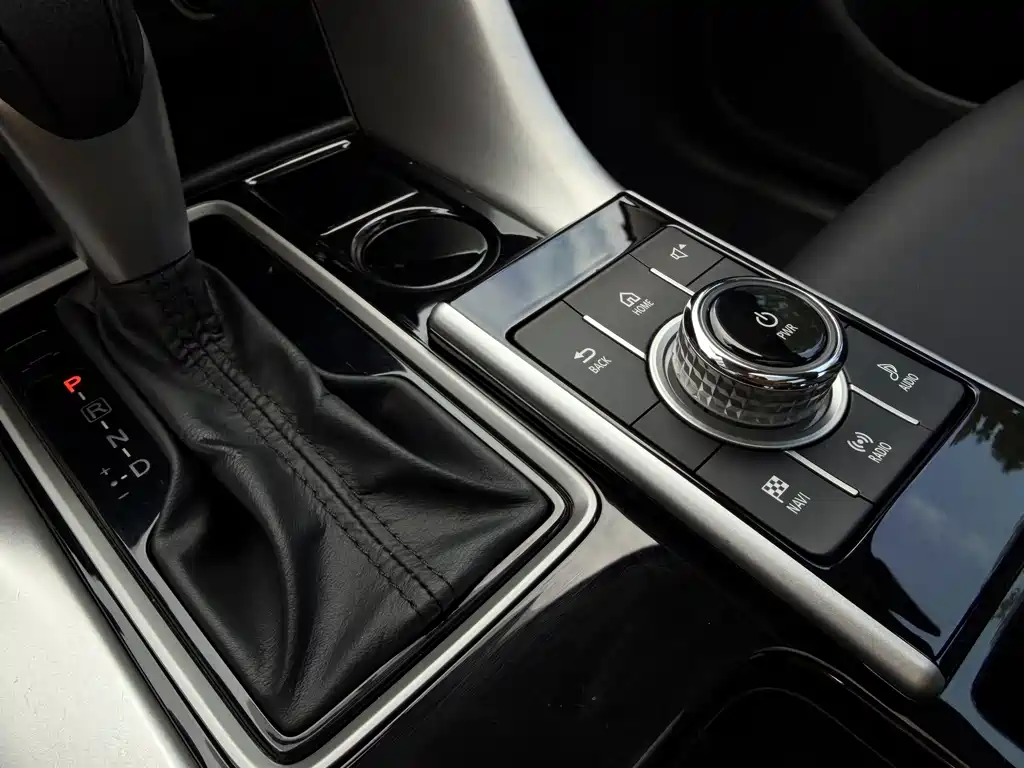 Mitsubishi Yige 2021 — фото 12