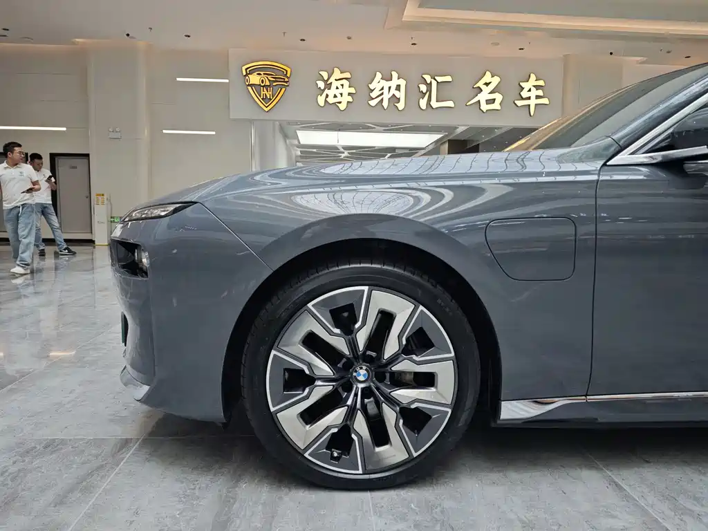 BMW i7 2023 — фото 6