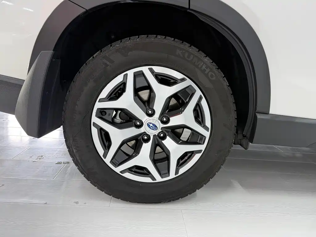 Subaru Forester 2022 — фото 24
