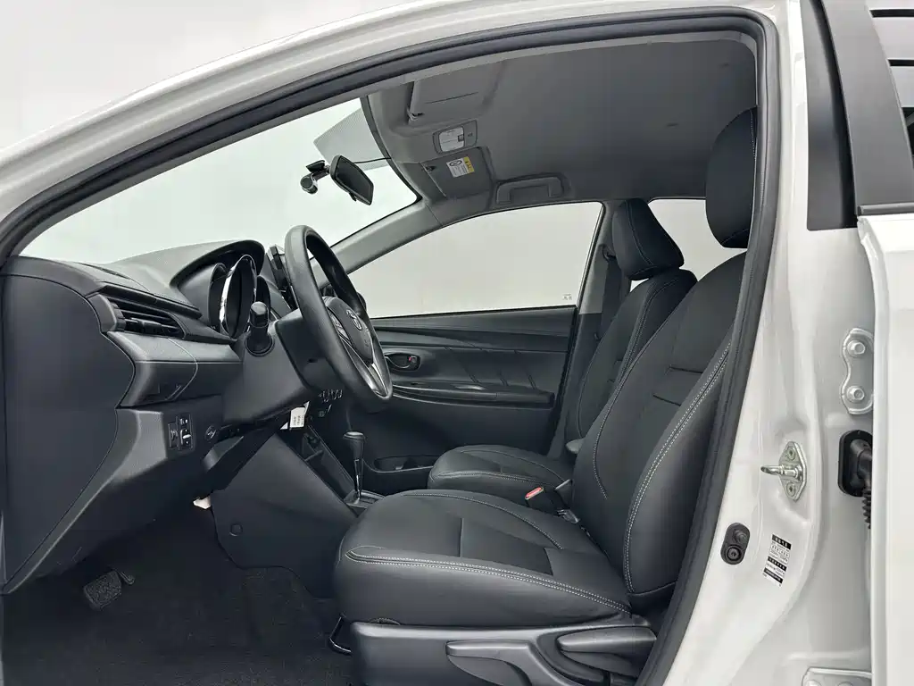 Toyota Yaris L 2022