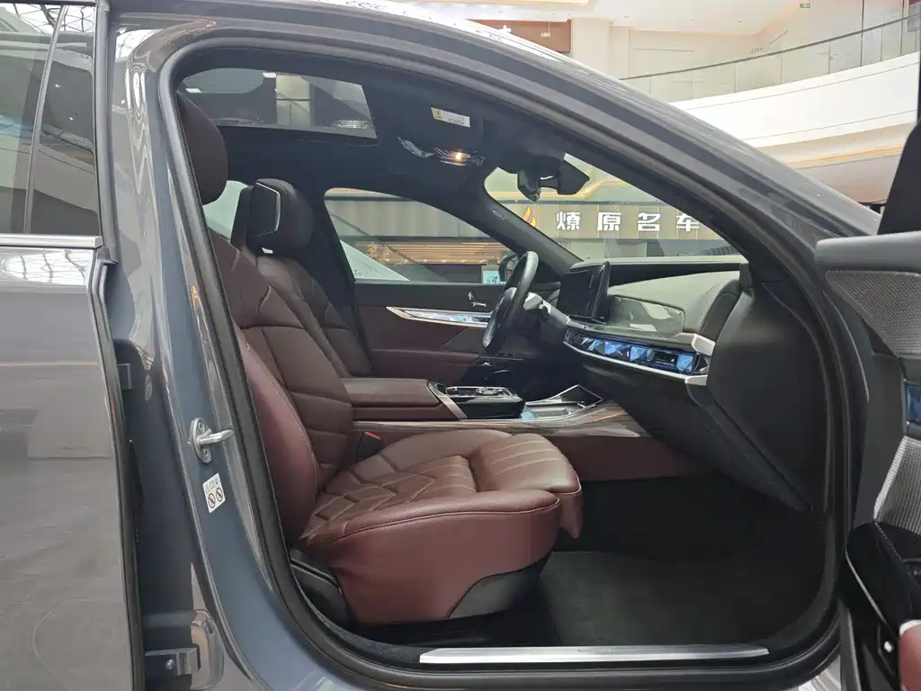BMW i7 2023 — фото 11
