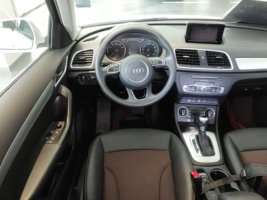 Audi Q3 2019 — фото 17