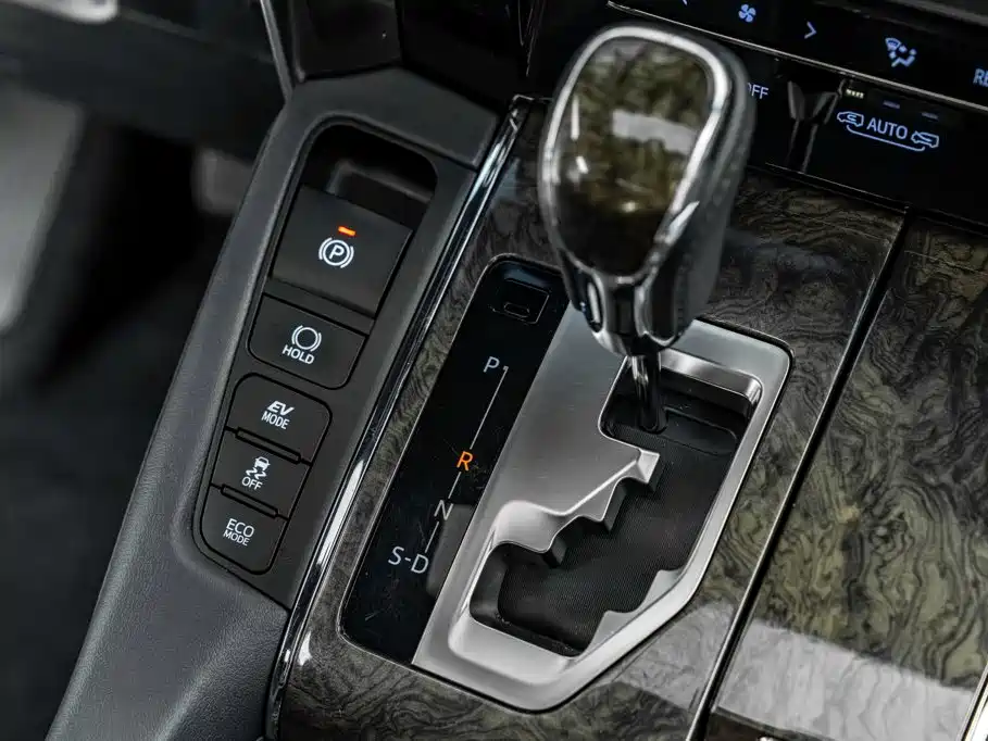 Toyota Vellfire 2022 — фото 45