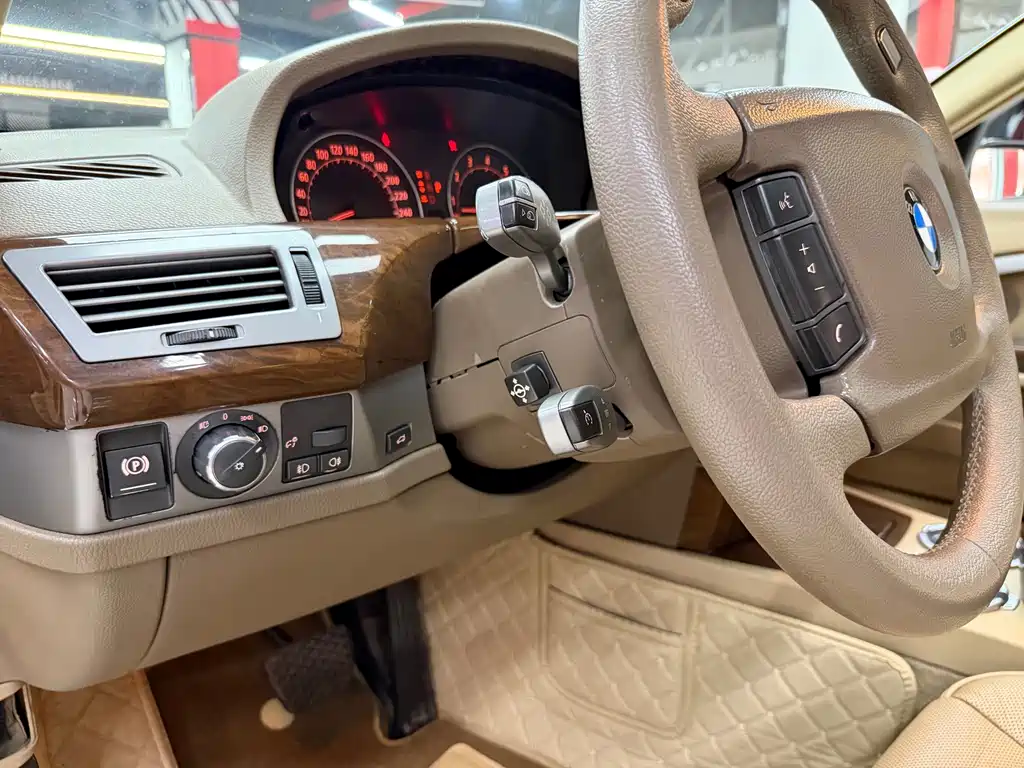 BMW 7 Series 2005 — фото 37