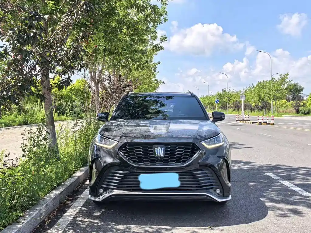 Toyota Crown Kluger 2022