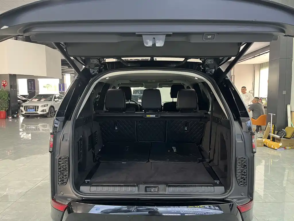 Land Rover Discovery 2020 — фото 9