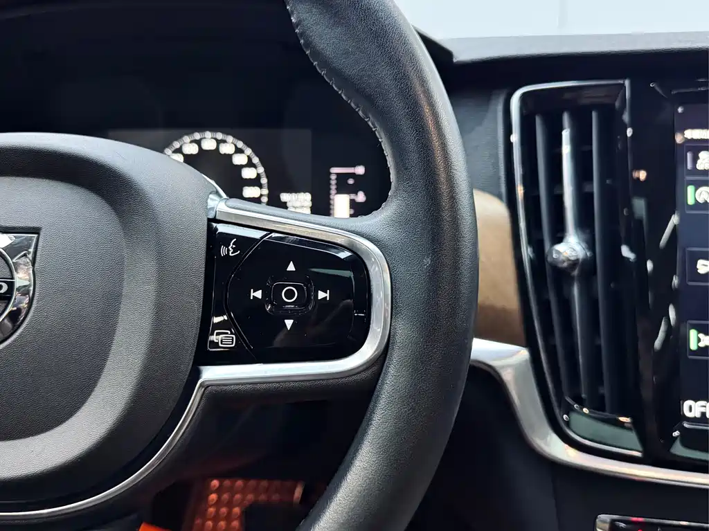Volvo S90 2019 — фото 18