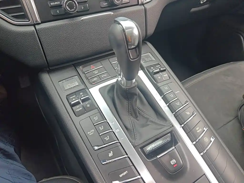 Porsche Macan 2015 — фото 14