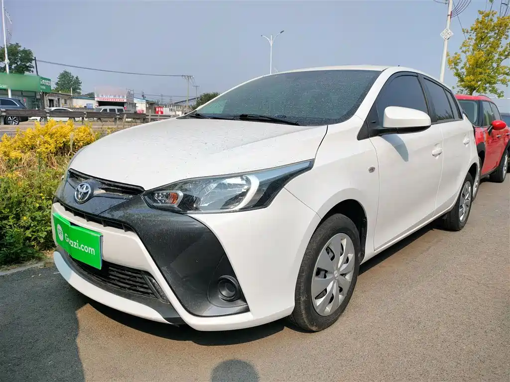 Toyota Yaris L 2020 — фото 1