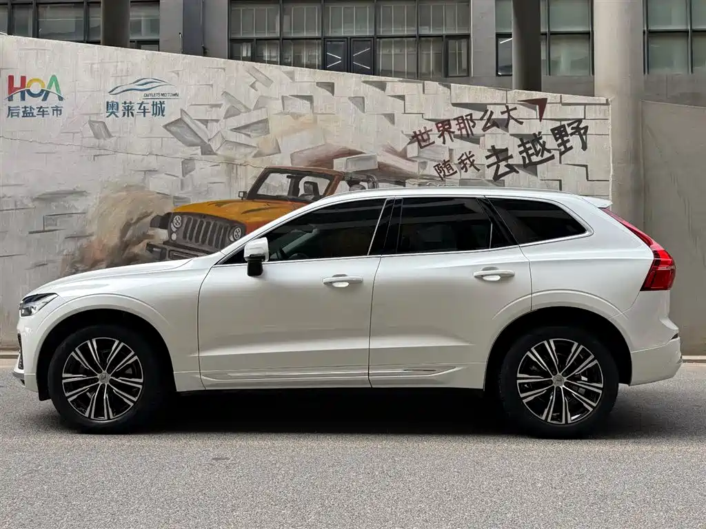 Volvo XC60 2021 — фото 3