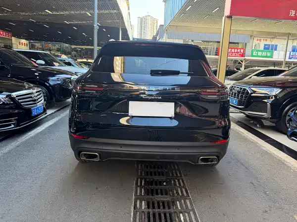 Porsche Cayenne 2021