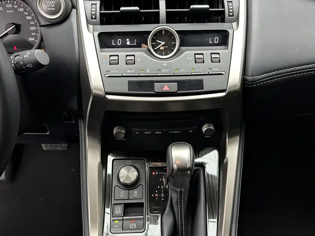 Lexus NX 2021 — фото 14