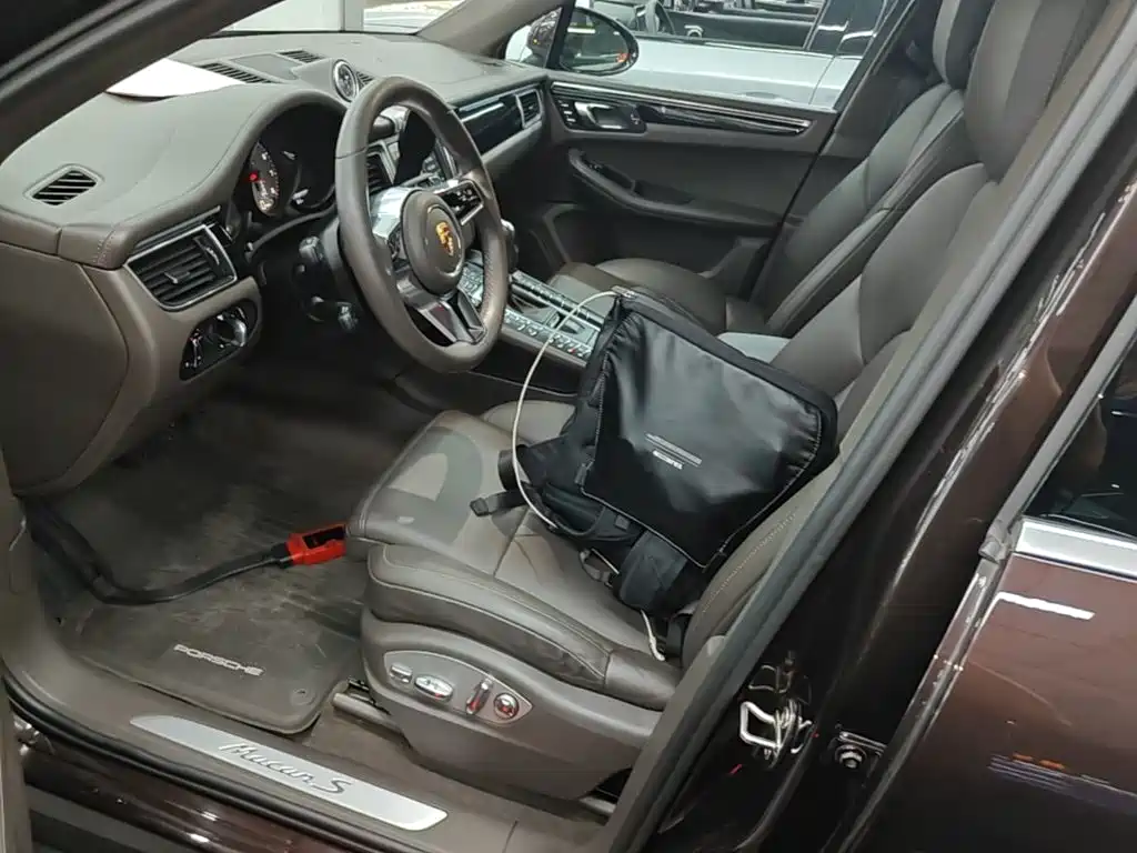 Porsche Macan 2015 — фото 15