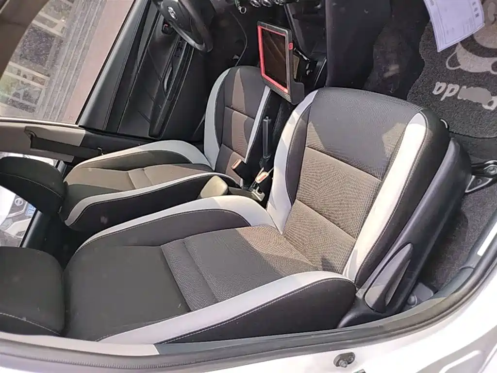 Toyota Yaris L 2020 — фото 25