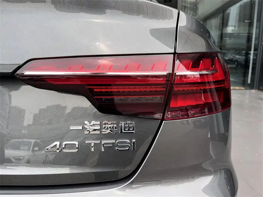 Audi A4L 2023 — фото 15