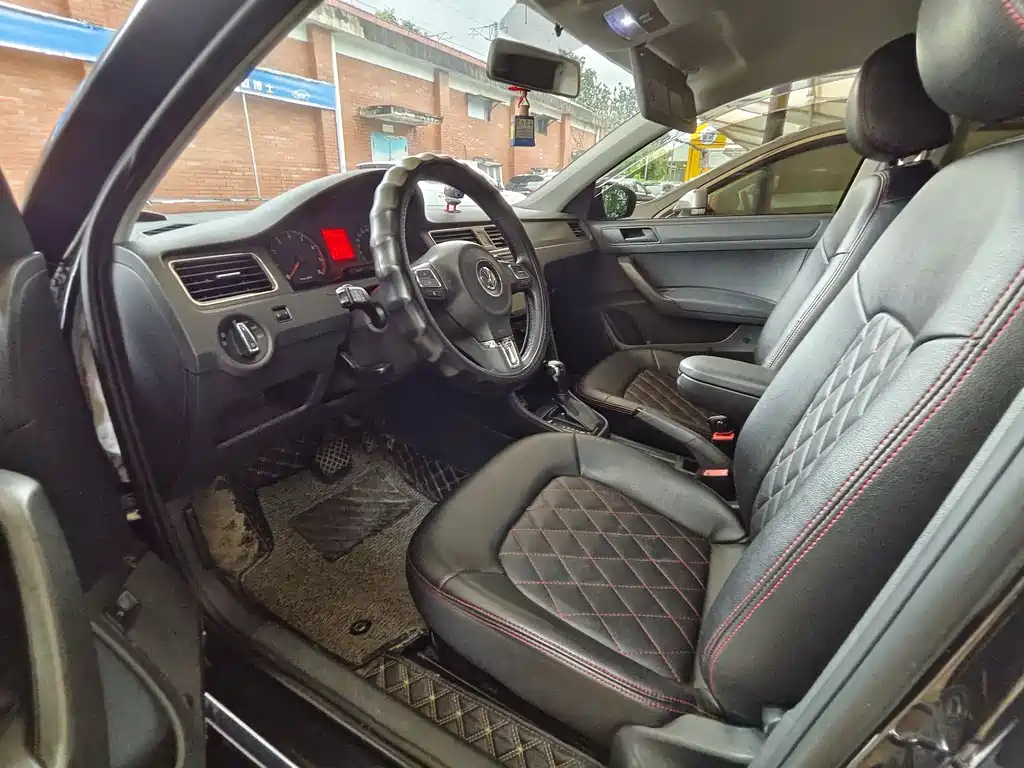 Volkswagen Santana 2016