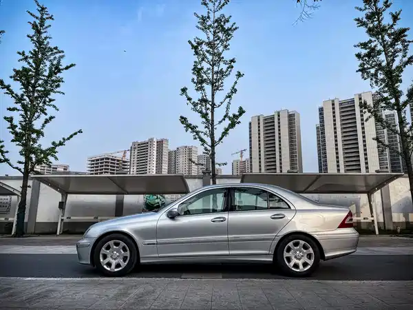 Mercedes-Benz C-Class 2006
