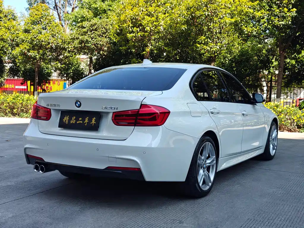 BMW 3 Series 2019 — фото 14