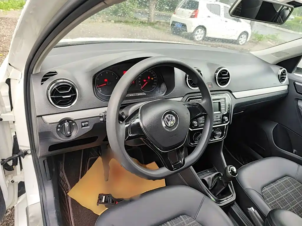 Volkswagen Jetta 2018 — фото 10