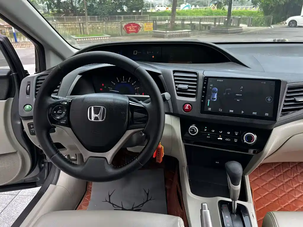 Honda Civic 2015 — фото 12