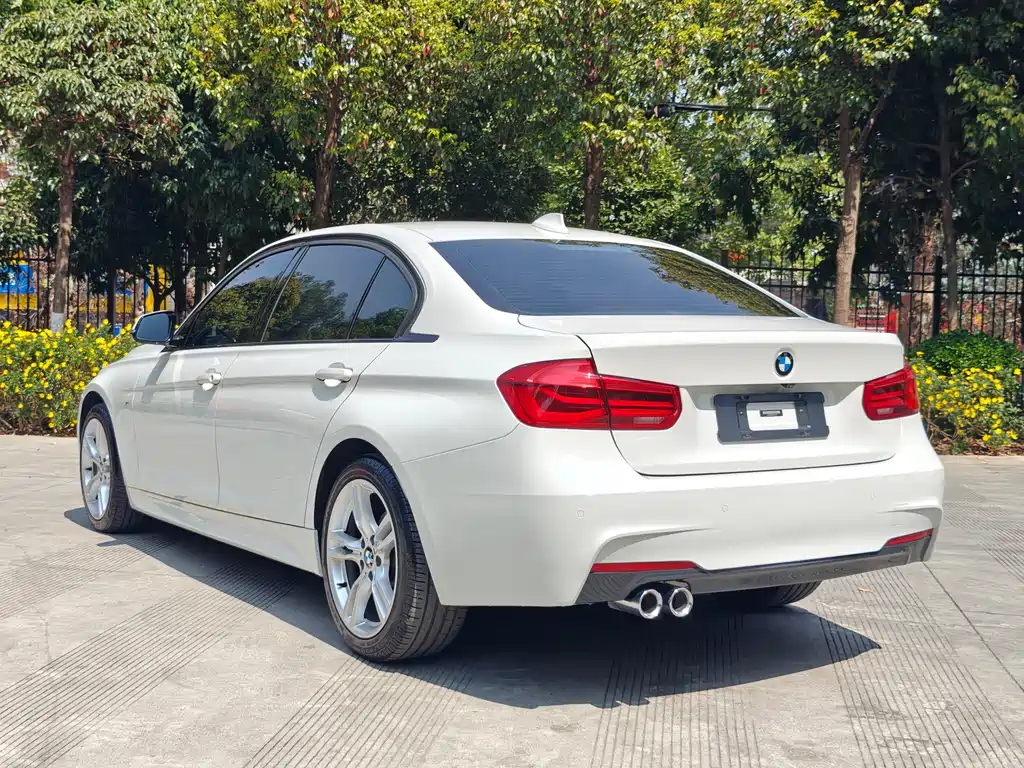 BMW 3 Series 2019 — фото 21