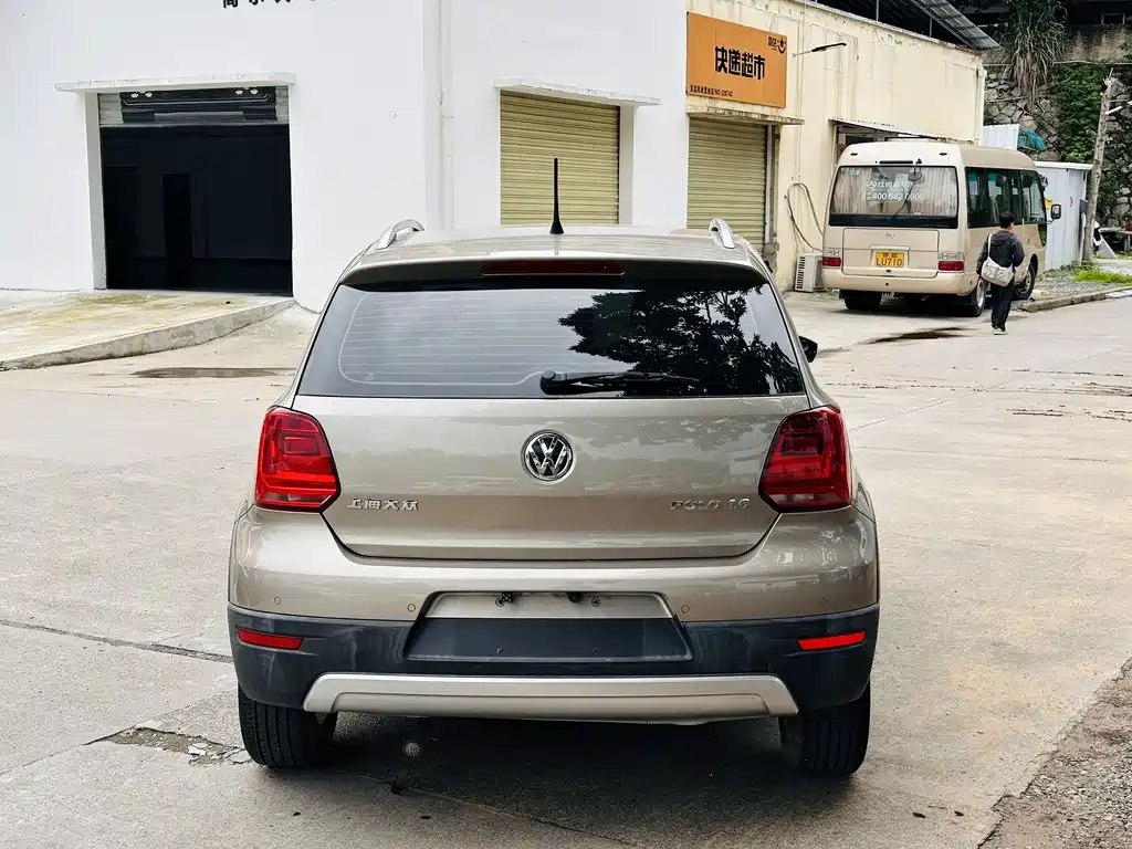 Volkswagen Polo 2015 — фото 12
