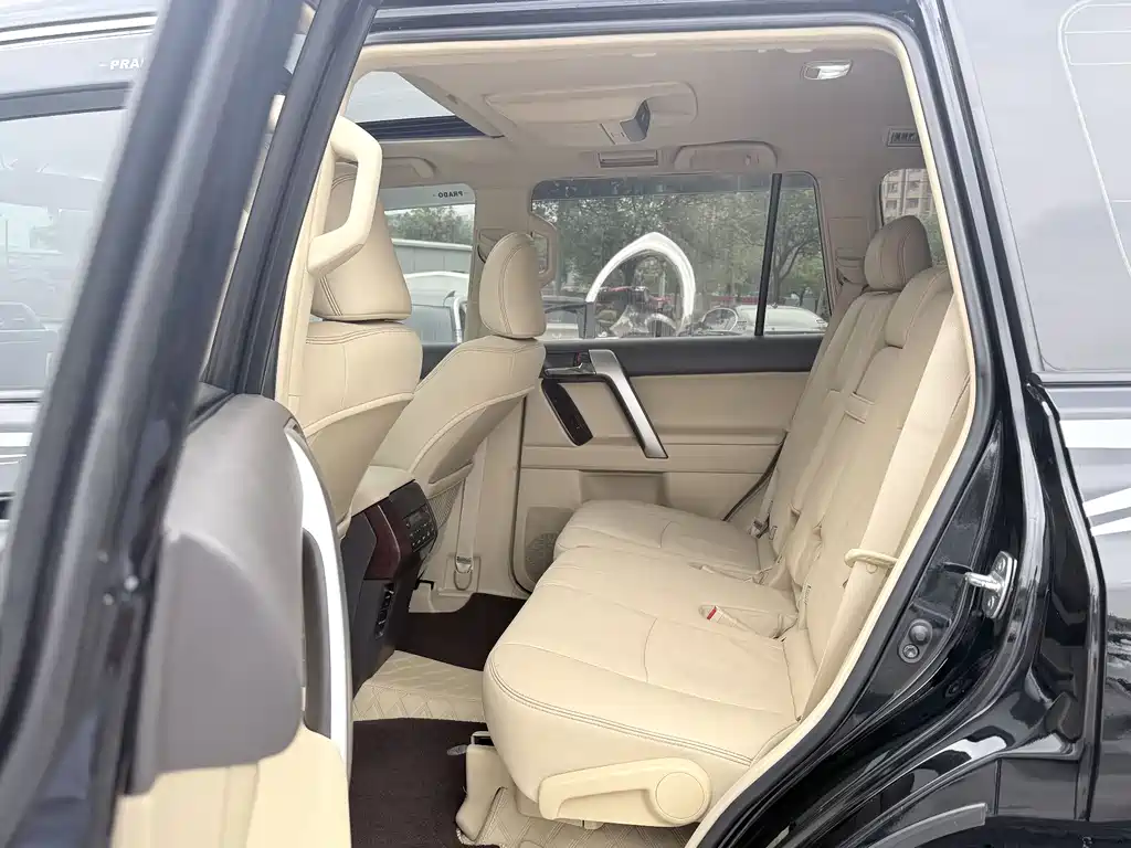 Toyota Prado 2016 — фото 6