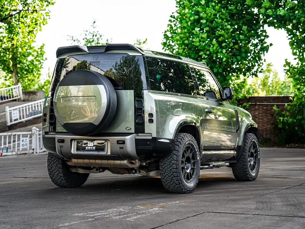 Land Rover Defender 2021 — фото 4