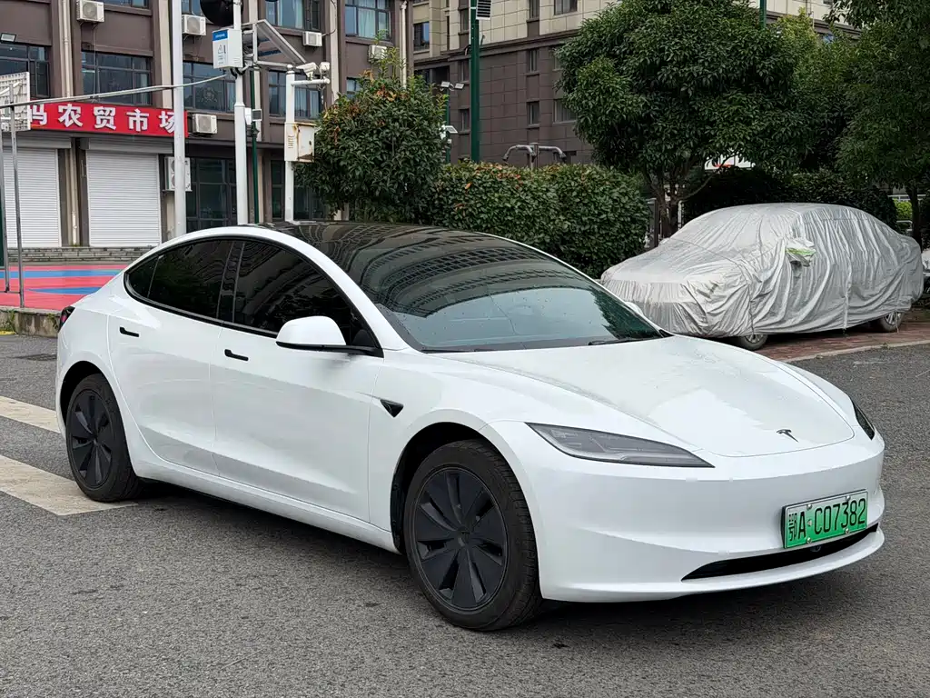 Tesla Model 3 2026 — фото 3