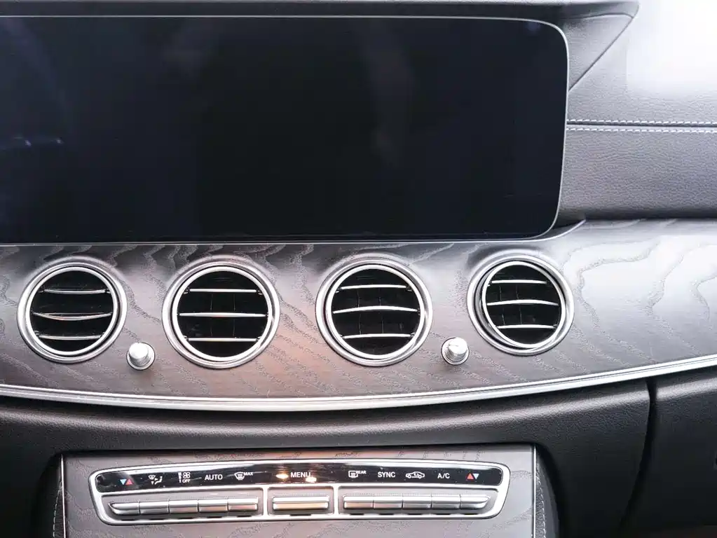 Mercedes-Benz E-Class 2020 — фото 16