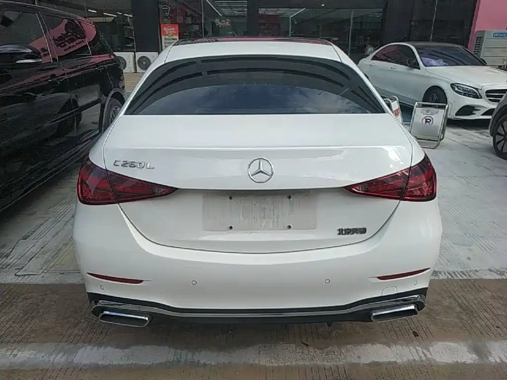 Mercedes-Benz C-Class 2024