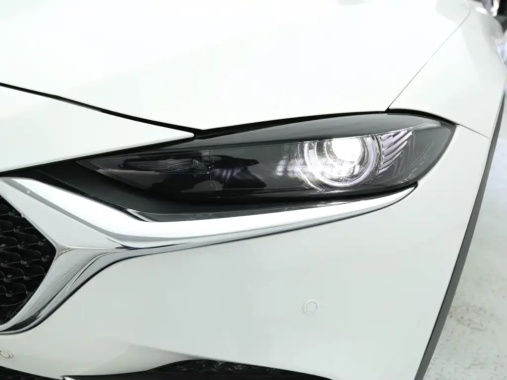 Mazda CX-4 2023 — фото 8