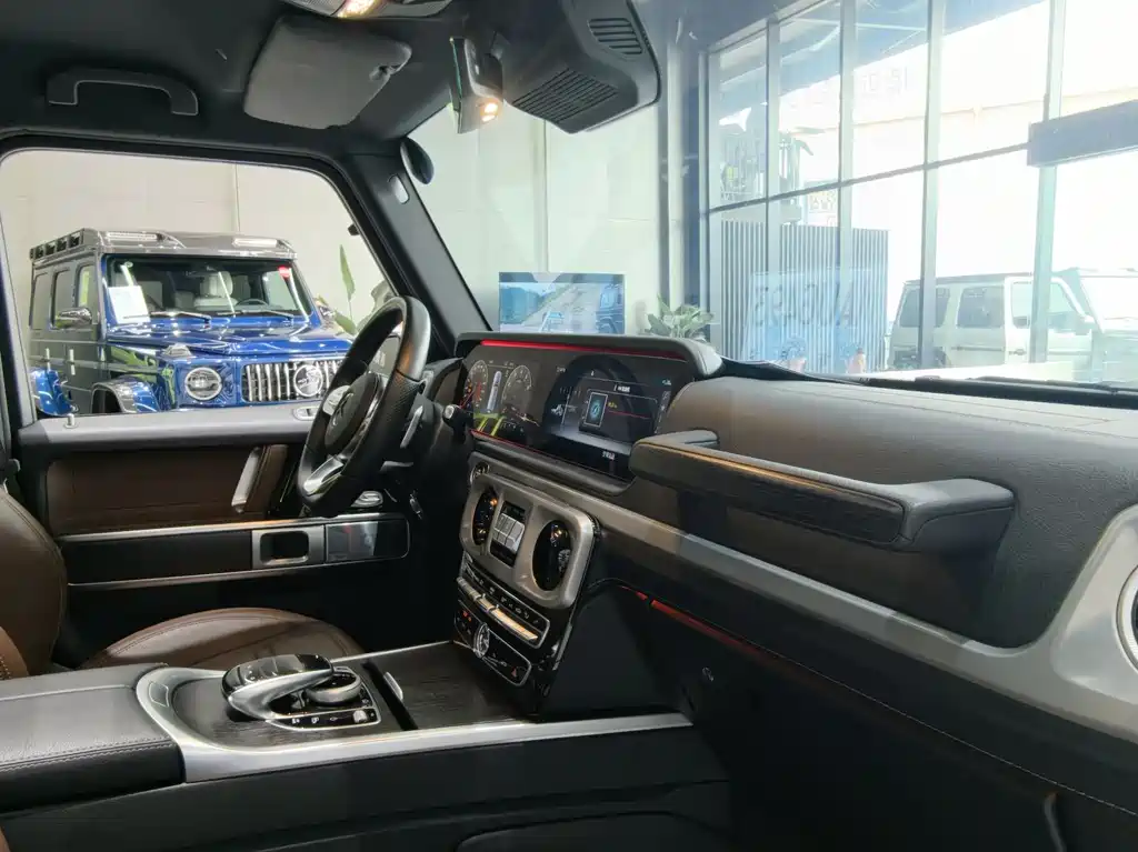 Mercedes-Benz G-Class 2023 — фото 13