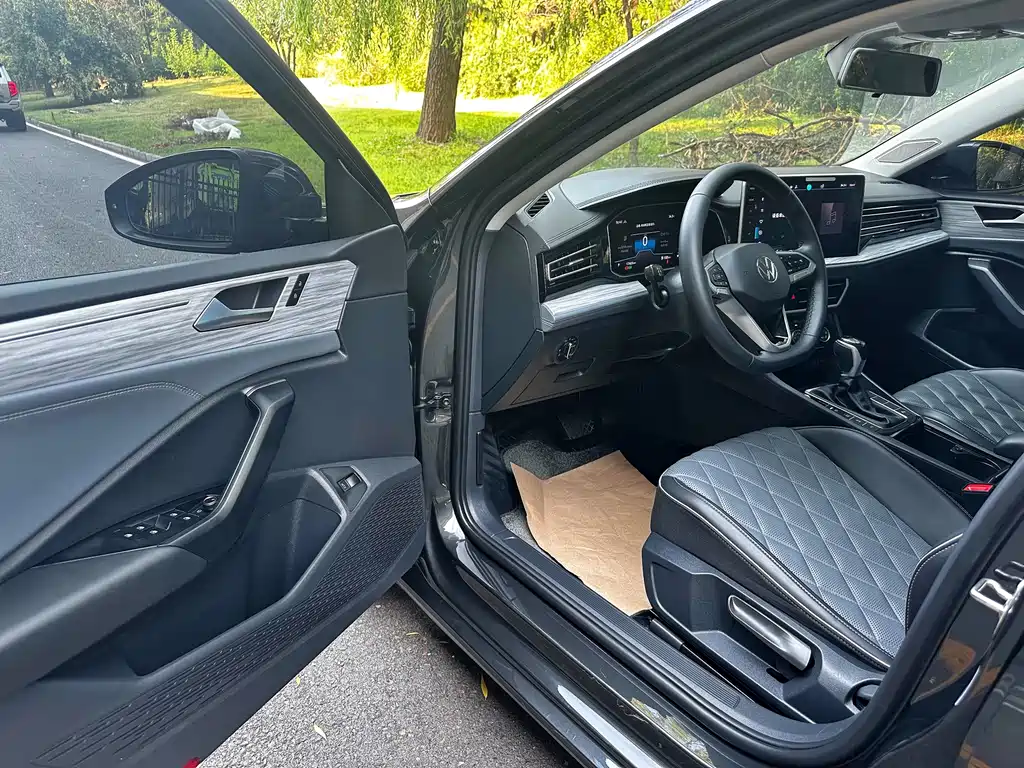 Volkswagen Sagitar 2024