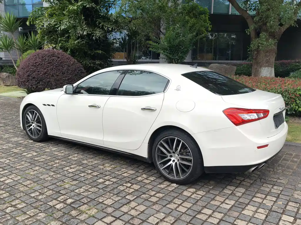 Maserati Ghibli 2016 — фото 6