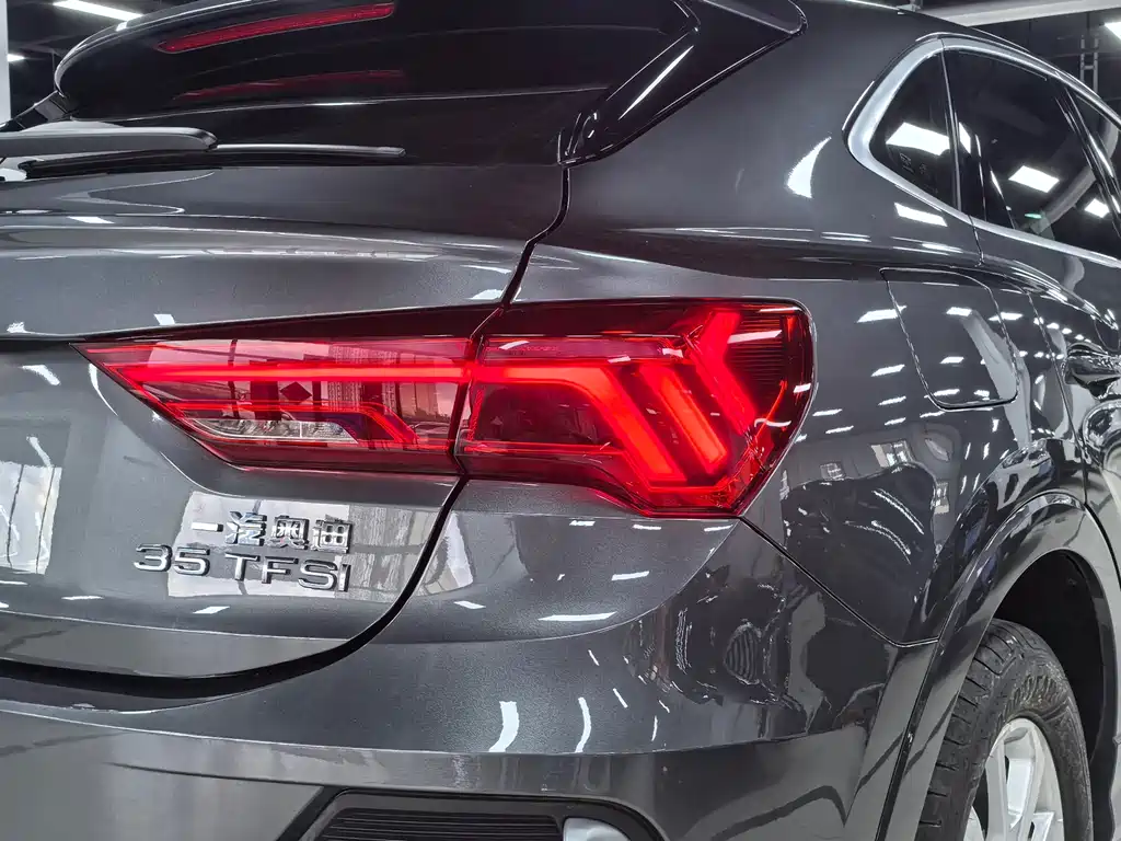 Audi Q3 Sportback 2023 — фото 5