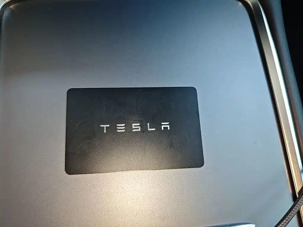 Tesla Model Y 2022 — фото 9