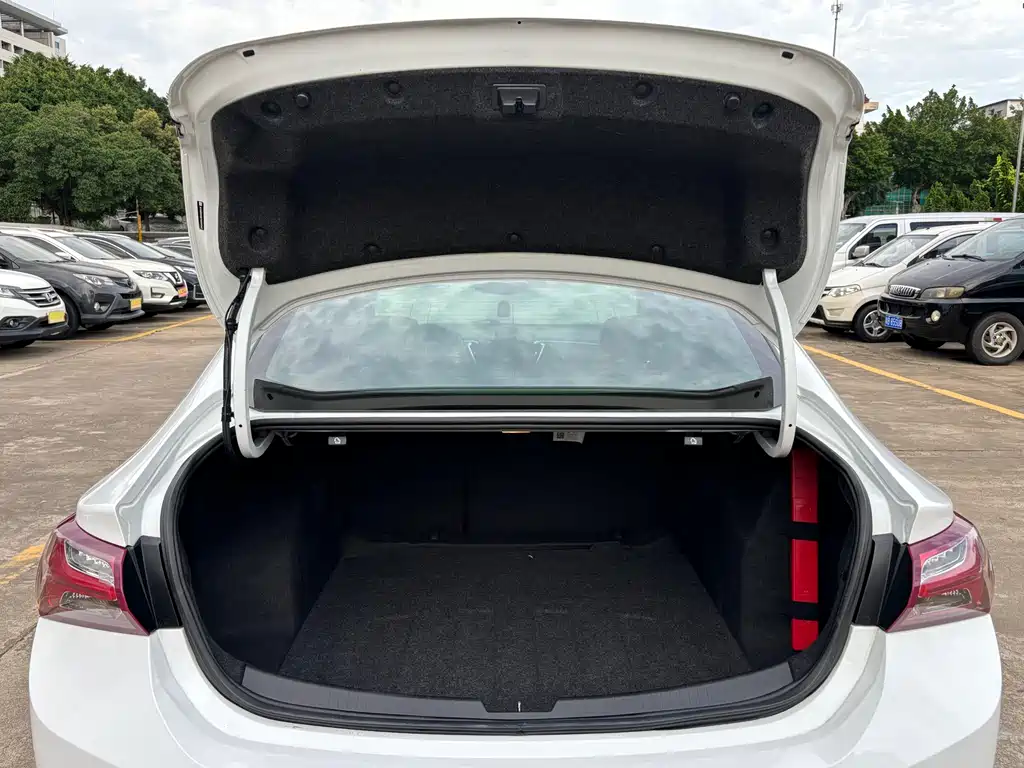 Chevrolet Malibu XL 2022 — фото 16
