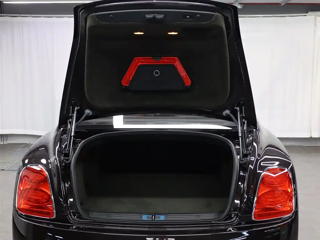 Bentley Flying Spur 2012 — фото 28