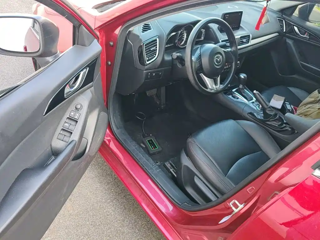 Mazda 3 Axela 2016 — фото 16