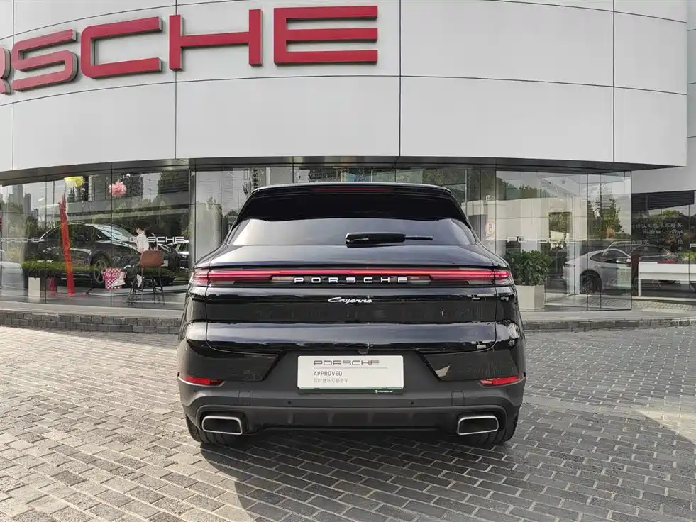Porsche Cayenne Hybrid 2024 — фото 16