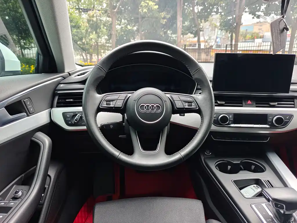 Audi A4L 2021 — фото 11