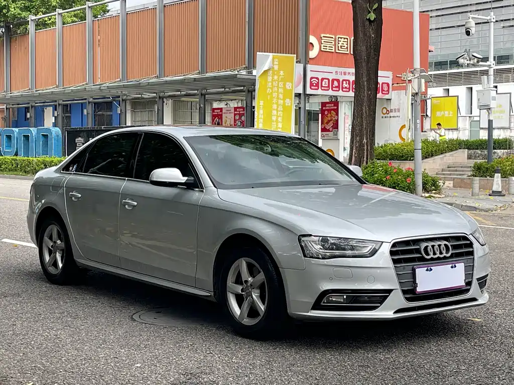 Audi A4L 2012 — фото 3