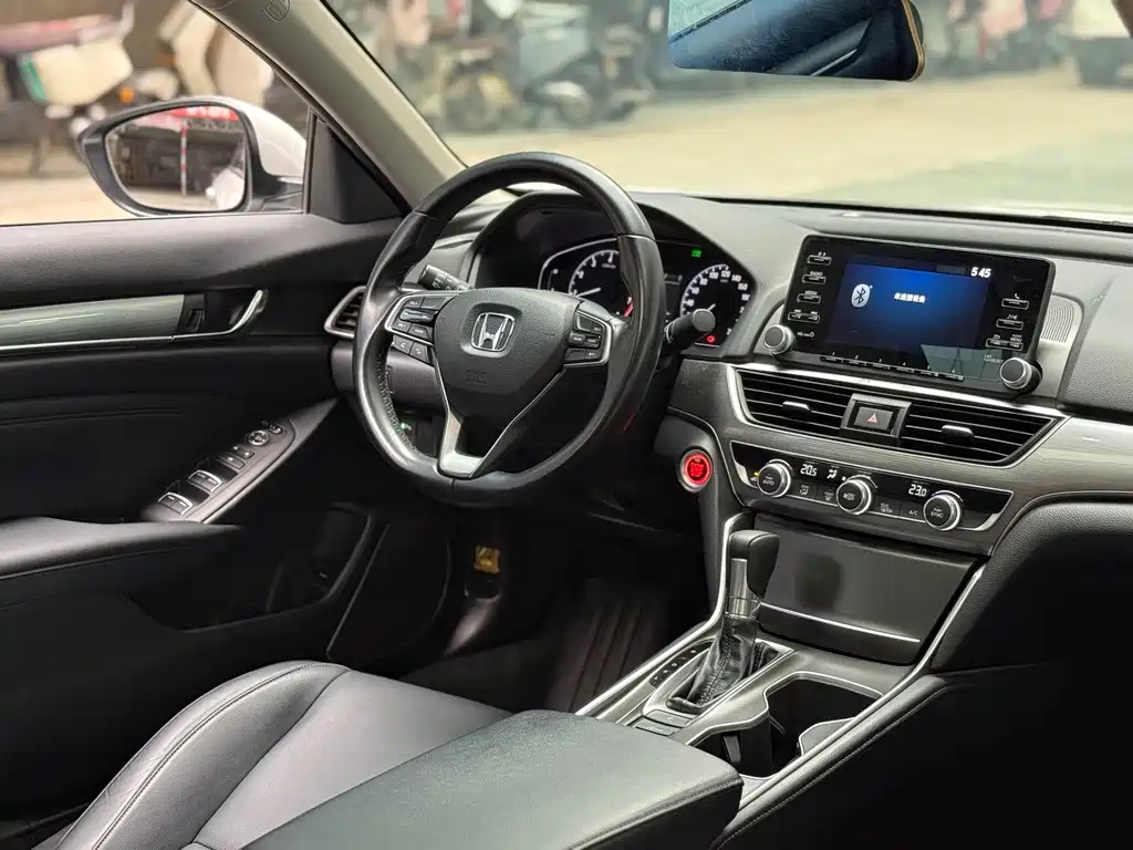 Honda Accord 2019 — фото 13